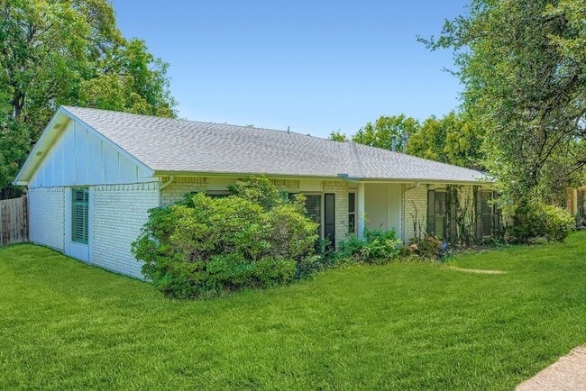 Photo - 11026 McCree Rd House