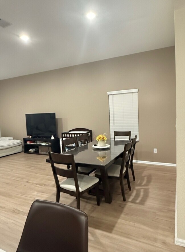 Foto del edificio - 2225 Still Bend Ln