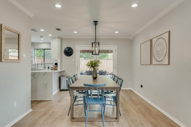 Foto del edificio - 3209 Sailmaker Ln