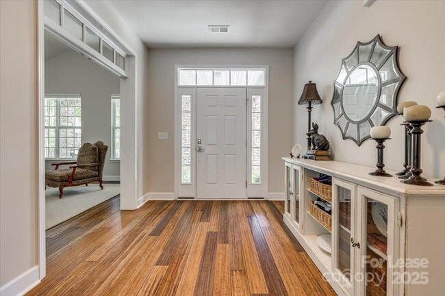 Building Photo - 1007 Kaiser Way