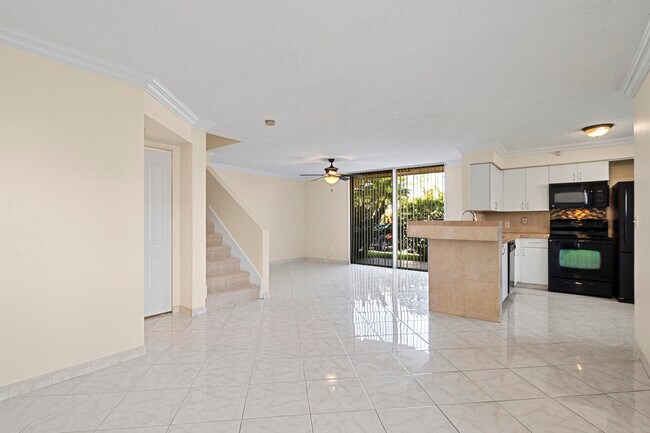 Building Photo - 107 Yacht Club Way