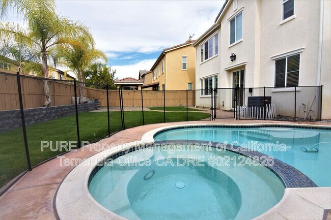 Foto del edificio - 3733 Lake Park Rd