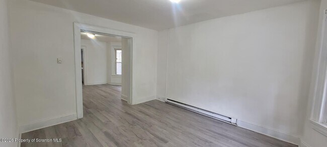 Foto del edificio - 807 Monroe Ave