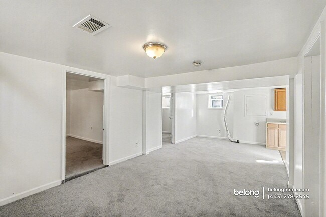 Foto del edificio - 6120 Otis St