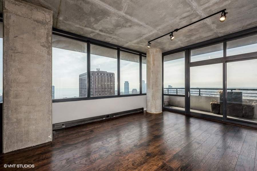 Foto principal - 235 W Van Buren St