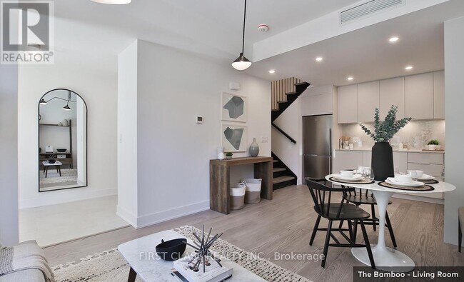 Building Photo - 100 River St