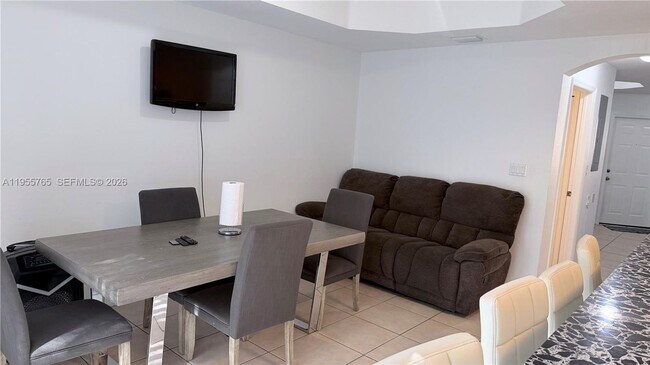 Foto del edificio - 10686 SW 8th St