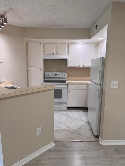 Foto del edificio - 1401 Village Blvd