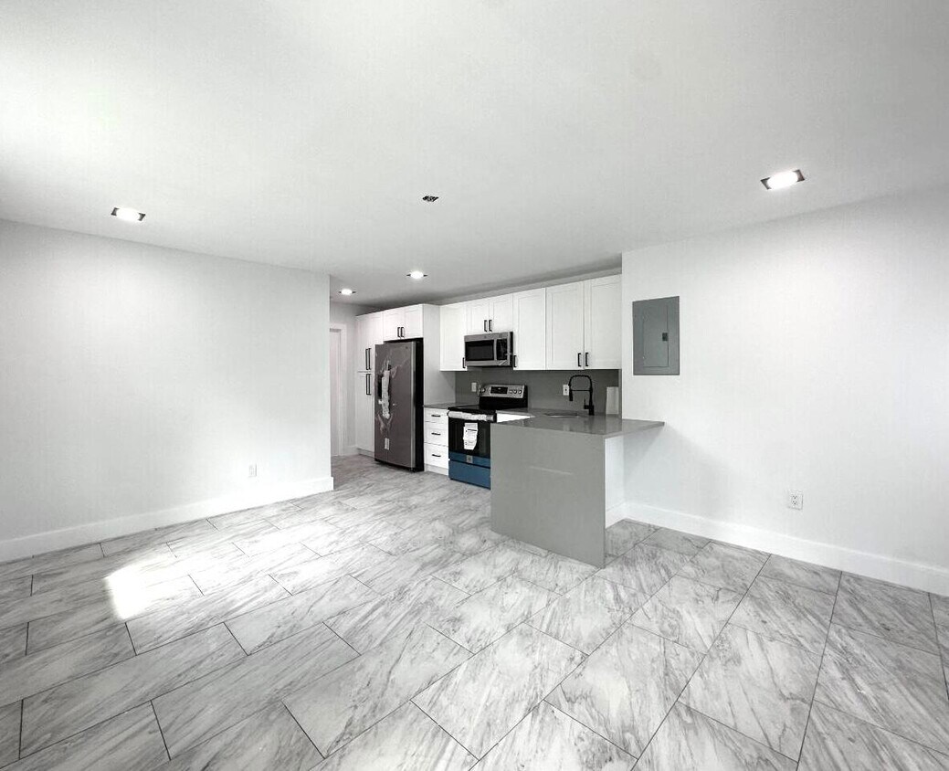 Foto principal - 707 NW 3rd Ave