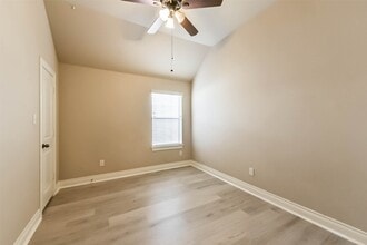 Building Photo - 13010 Gentle Water Dr
