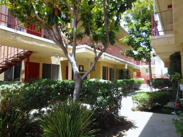 Primary Photo - 2 bedroom in Reseda CA 91335