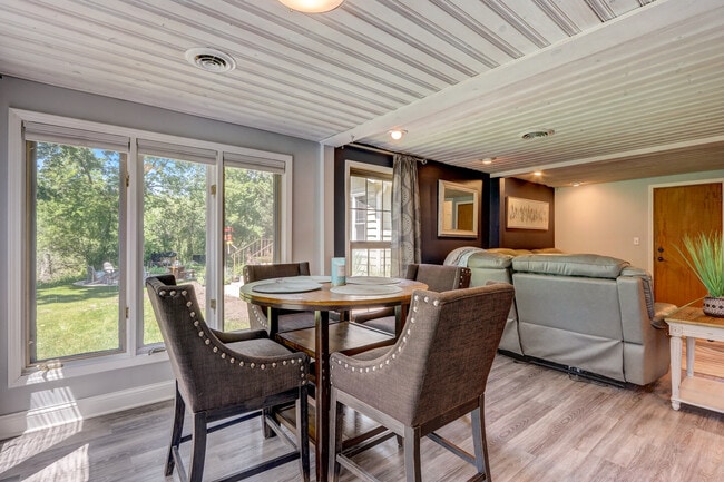 Dining Area - 1745 Covered Bridge Rd