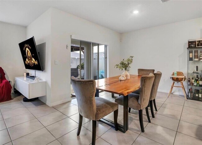 Foto del edificio - 5384 Hickory Downs Wy