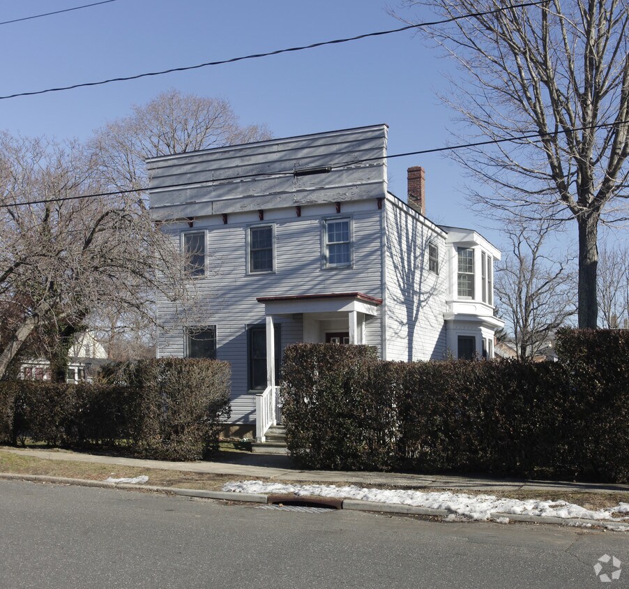 Primary Photo - 528 1st St
