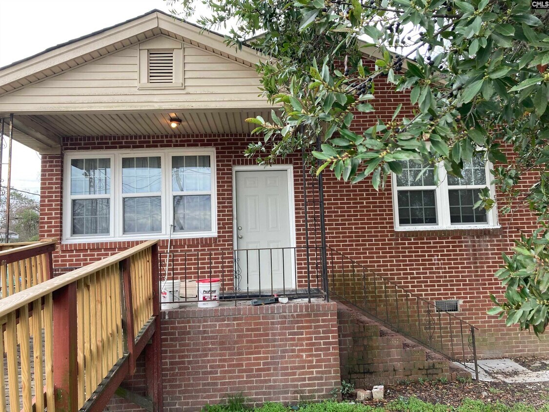 Primary Photo - 1149 Allen St