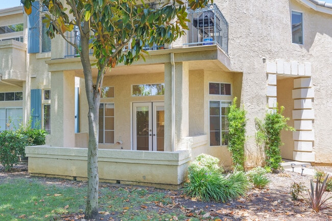 Building Photo - Carmel Mountain Charm