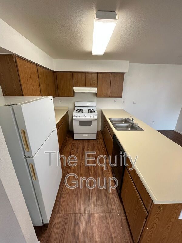 Building Photo - 120 E Henderson Ave