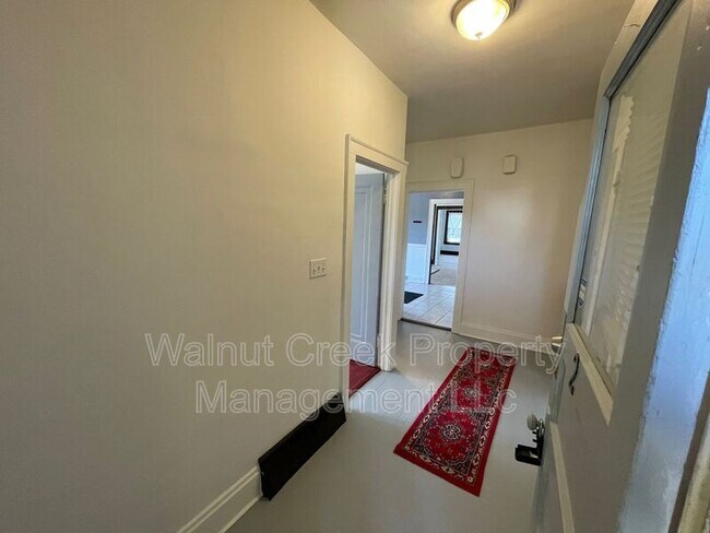 Building Photo - 3319 W 126th St