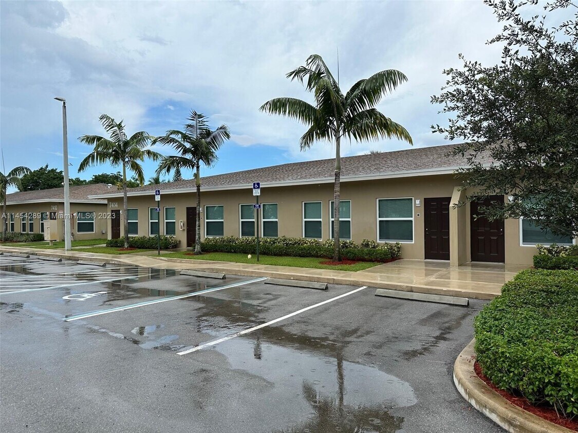 74007414 SW 10th Ct Unit 101, North Lauderdale, FL 33068 Room for