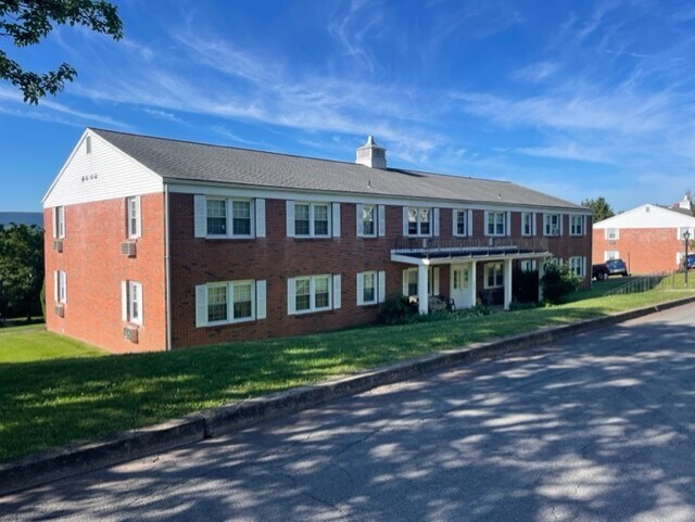 Foto del edificio - 930 McGuire Rd