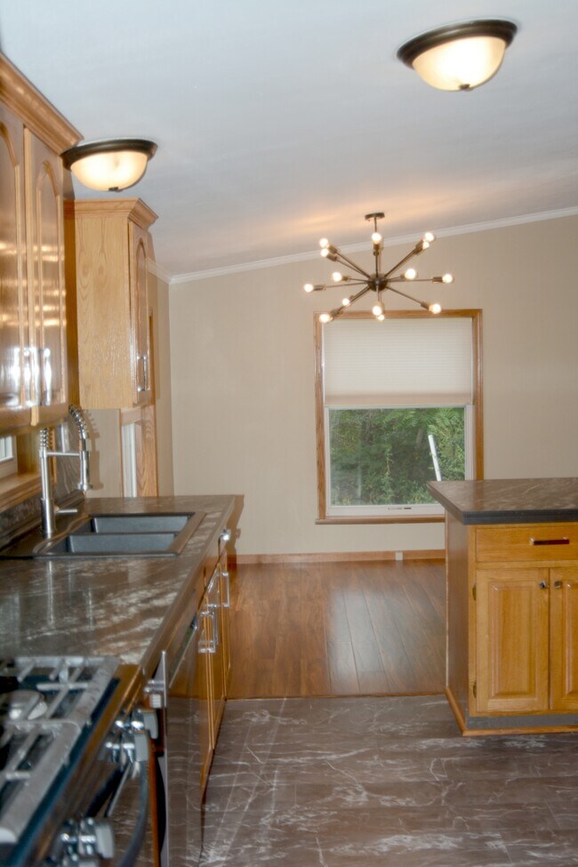 Foto del edificio - 2368 W 148th St S