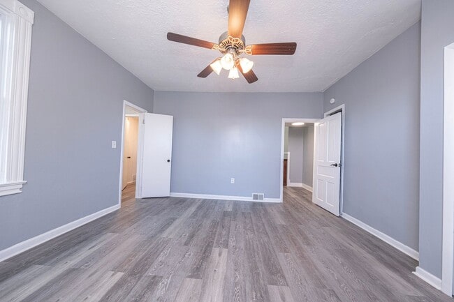 Building Photo - Spacious 4 Bedroom 2.5 Bath Home For Rent