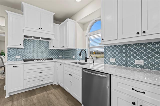 Building Photo - 14892 Hometown Dr