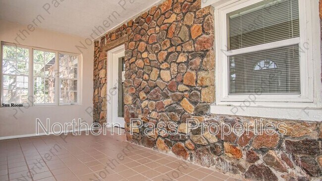 Foto del edificio - 7320 Dale Rd