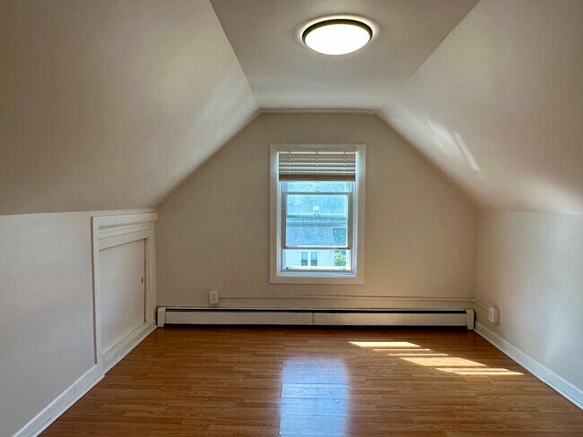 Dormitorio delantero - 60 Morrissee Ave