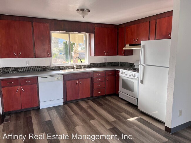 Building Photo - 3 br, 1.5 bath House - 703 Kansas Street SW