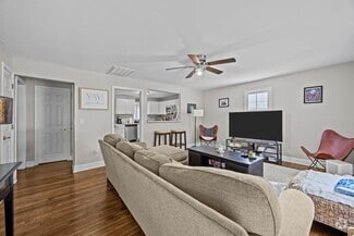 Building Photo - 1002 Amesbury Rd