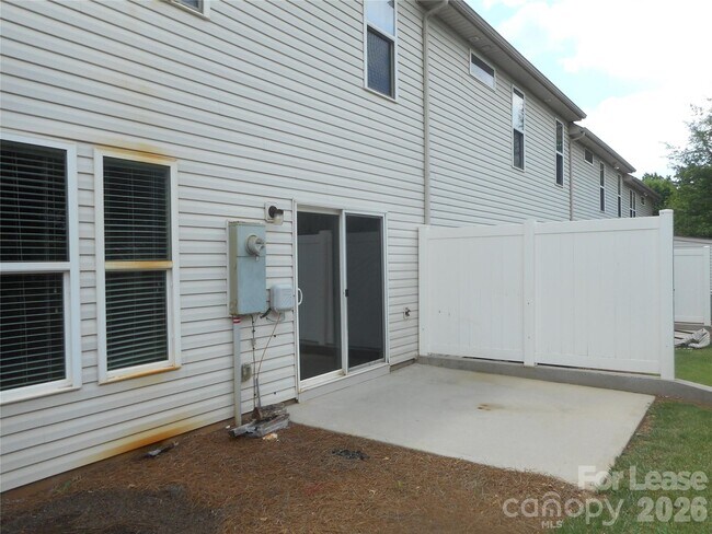 Building Photo - 5860 Glassport Ln