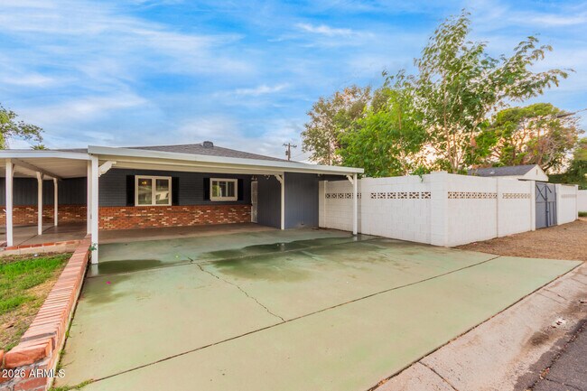 Foto del edificio - 7340 N 7th Ave