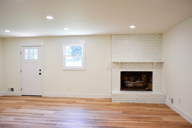 Building Photo - 222 Northgate Cir