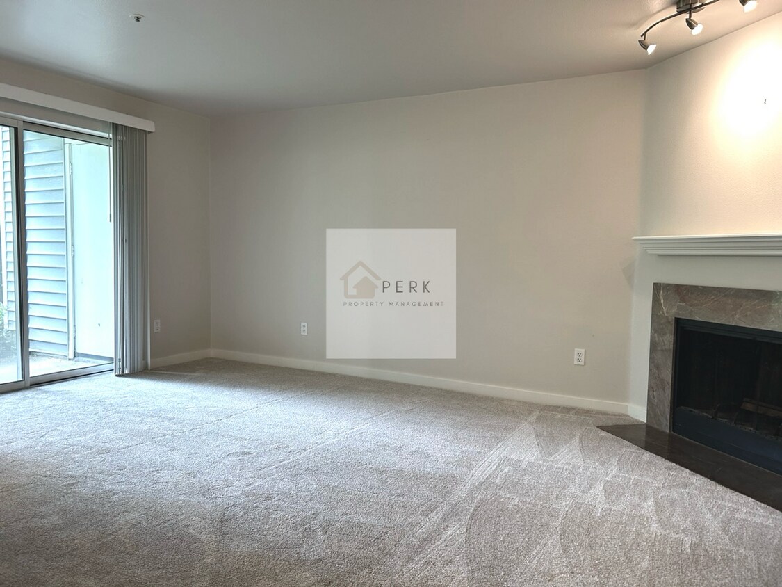 Primary Photo - 1 Bedroom Condo in Beautiful Newcastle!
