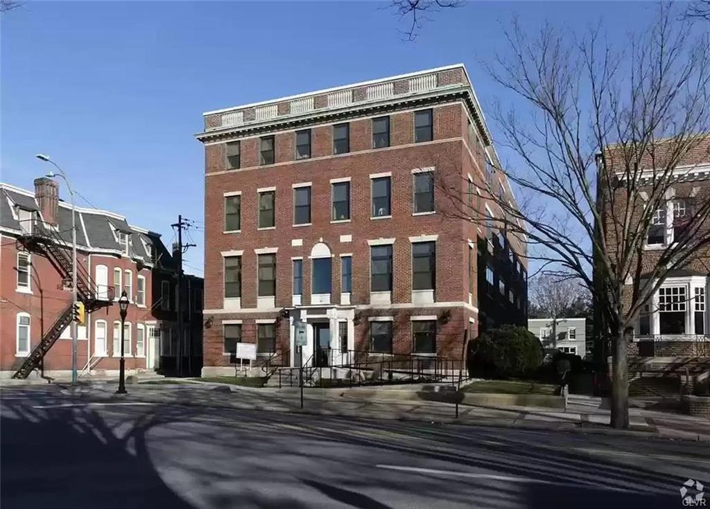 Primary Photo - 528 N New St
