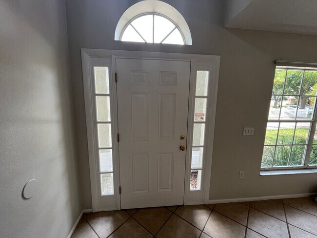 Foto del edificio - 820 Stone Chapel Ct