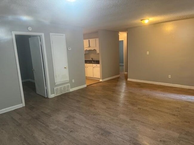 Building Photo - 3241 Cedar Springs Dr