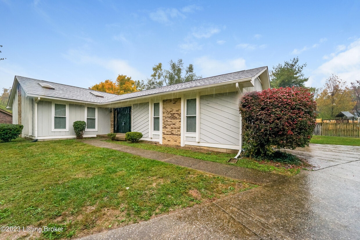 Primary Photo - 10603 Turf Ct