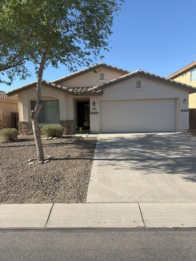 Foto principal - 45360 W Woody Rd