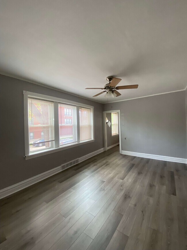Foto del edificio - 3035 W Addison St