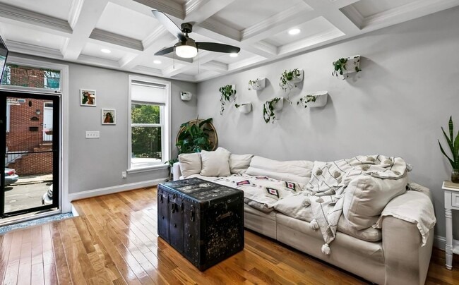 Sala de estar - 106 E Clement St