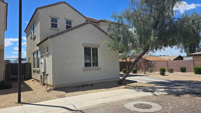 Building Photo - Clean and Comfortable 3 bed 2 bath with loft!