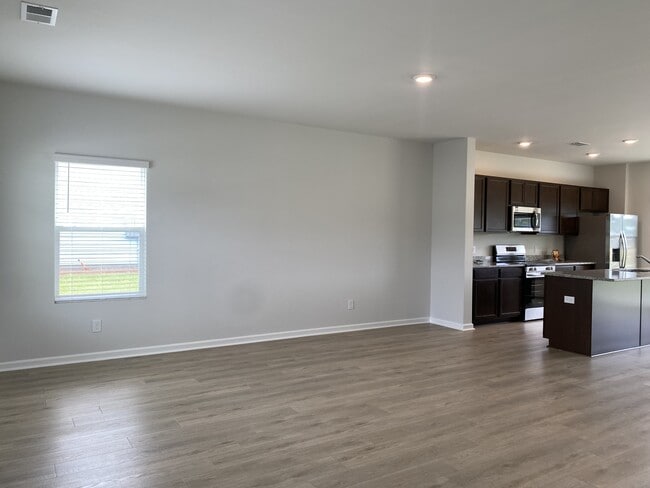 Building Photo - 105 Stillhouse Dr