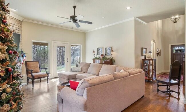 Building Photo - 3426 W Edgewater Pl