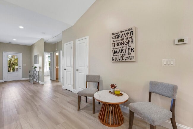 Building Photo - 190 Weaver Line