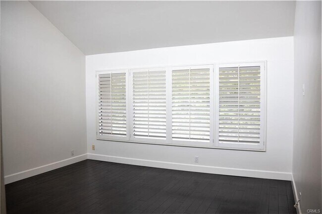 Building Photo - 31 Canyon Island Drive Apt #31, Newport Be...