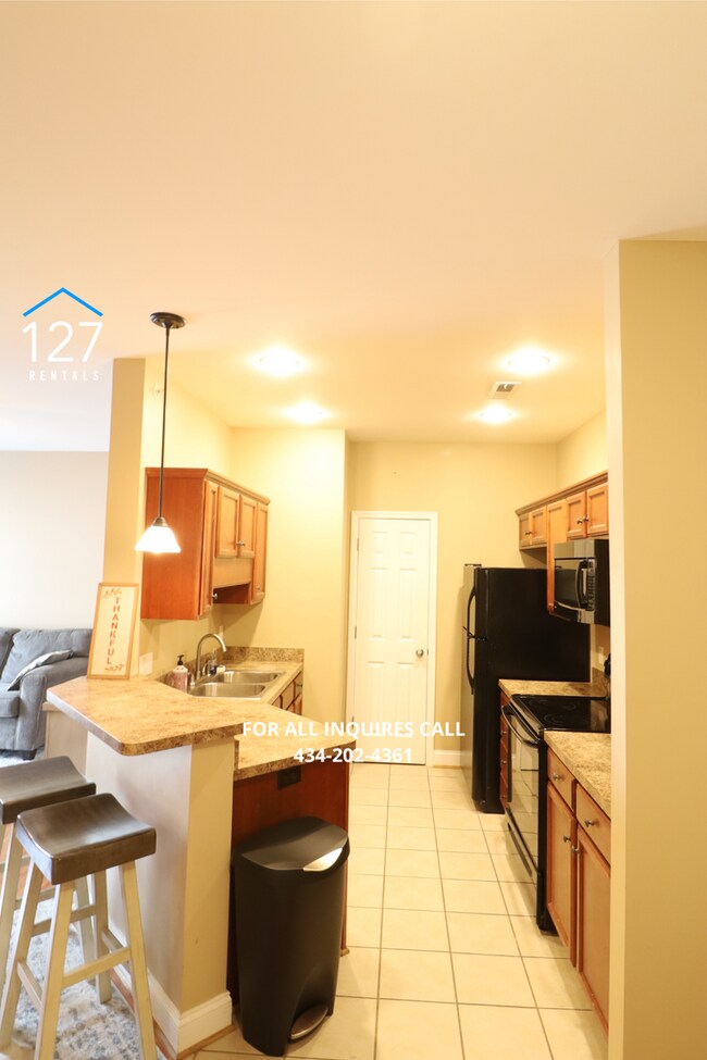 Building Photo - 3-Bedroom, 2-Bath with Pool Access, Private Patio & Walkable Dining!