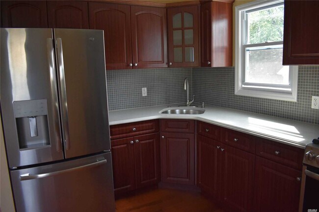 Building Photo - 173-02 109th Ave