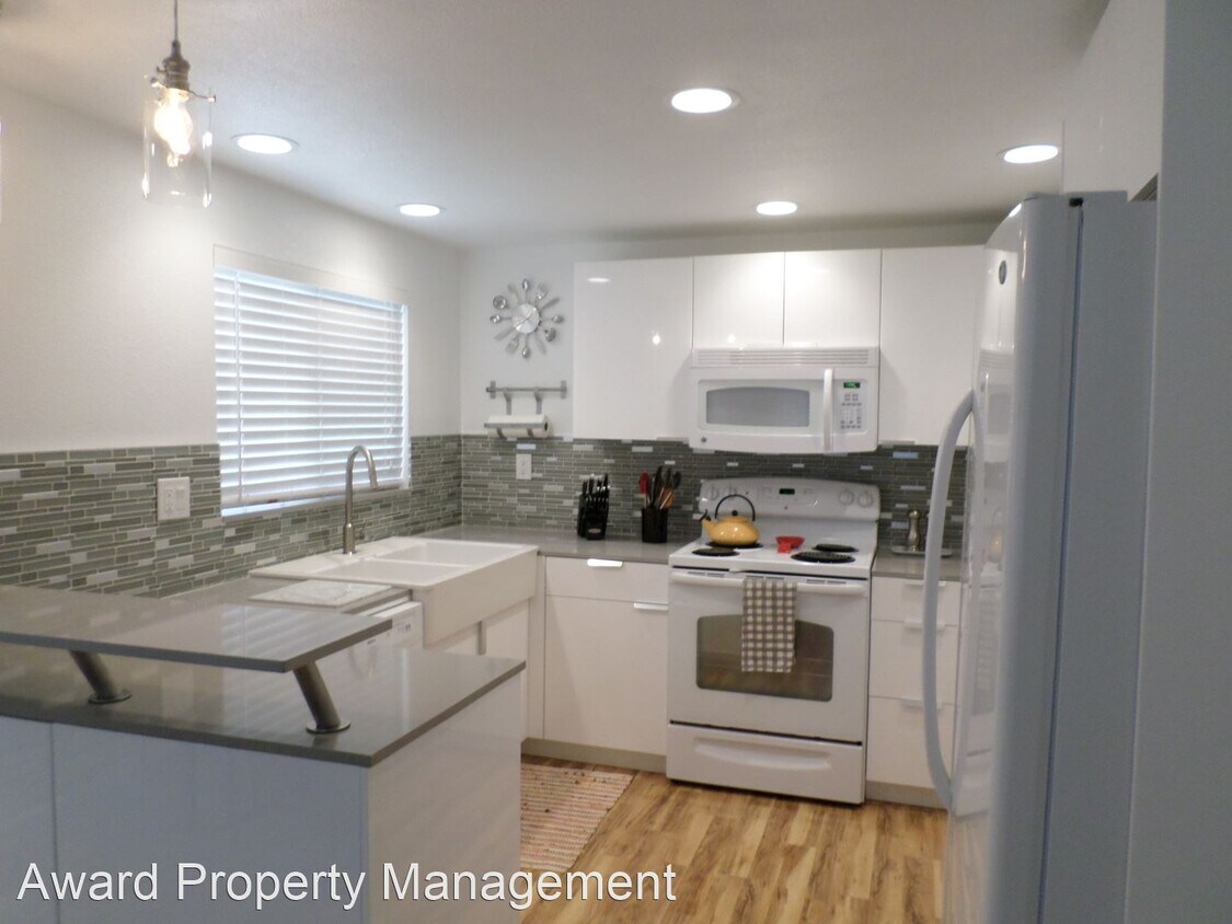Primary Photo - 3 br, 2 bath House - 740 Kimball Street